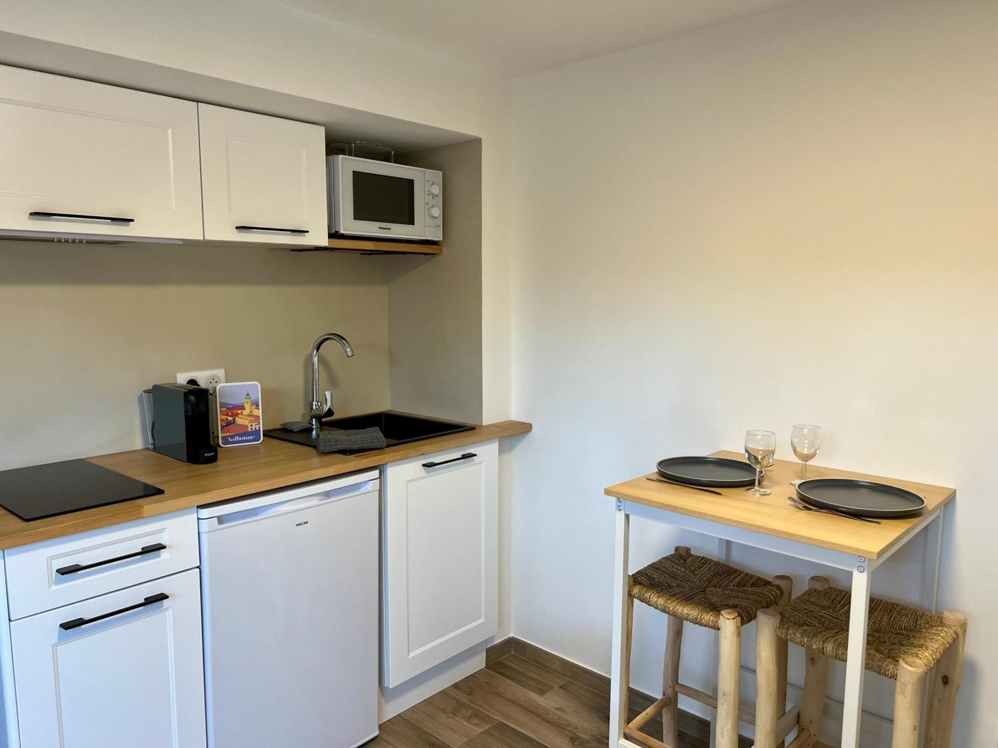 Studio With Private Car Park And Air Con Valbonne Esterno foto