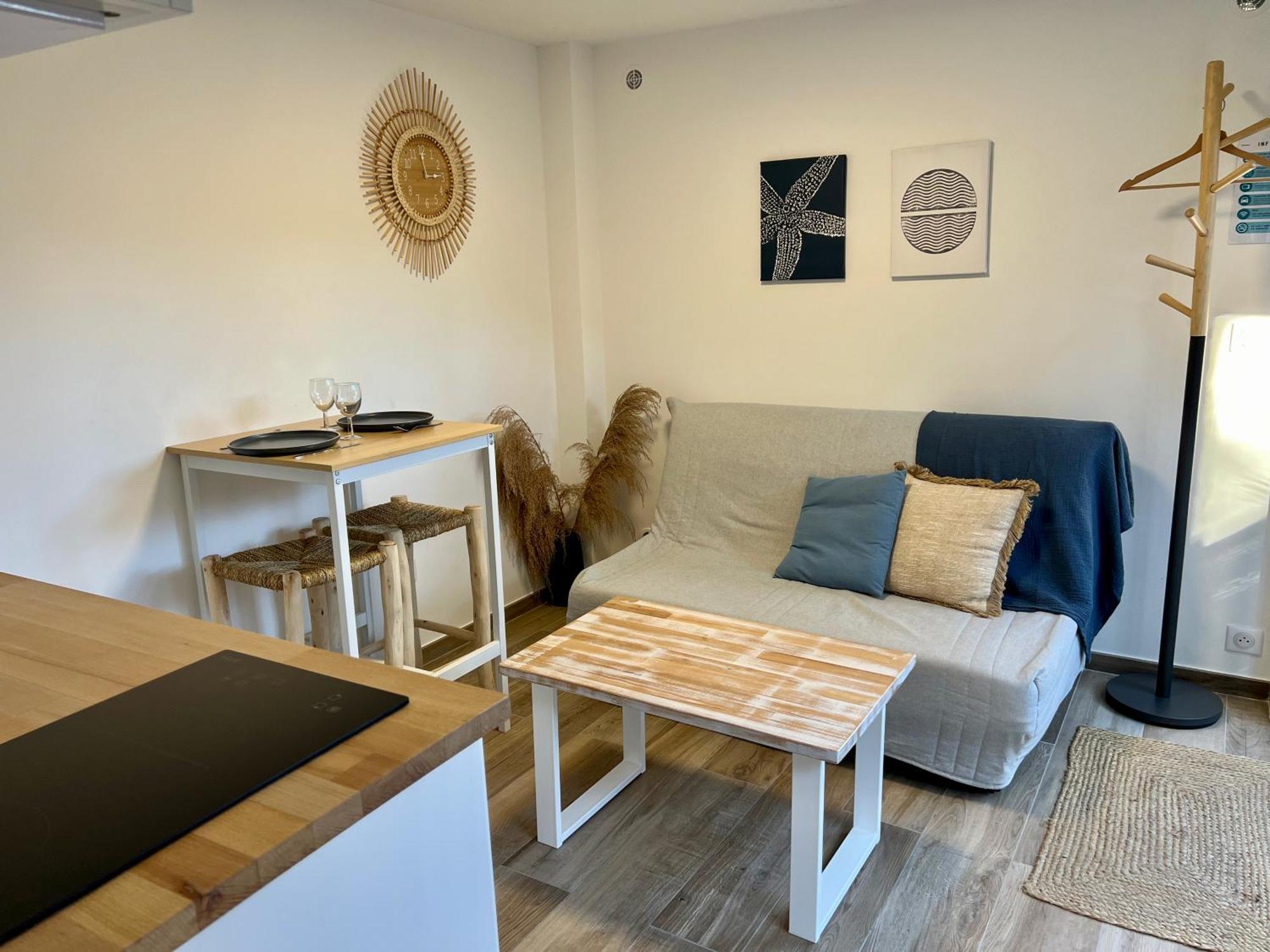 Studio With Private Car Park And Air Con Valbonne Esterno foto