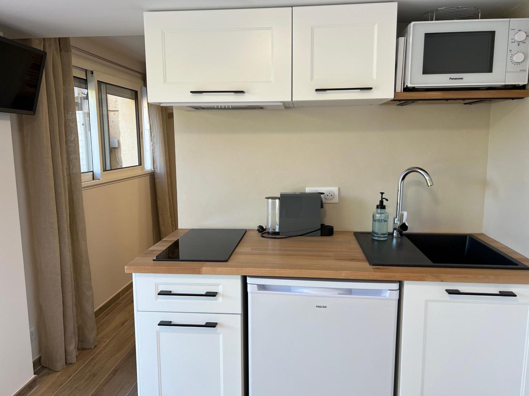 Studio With Private Car Park And Air Con Valbonne Esterno foto